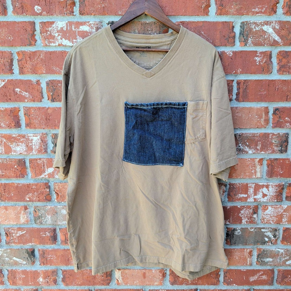 Duluth Trading Co Pocket T-Shirt Mens XL Tan Relaxed Longtail Denim Patch V-Neck